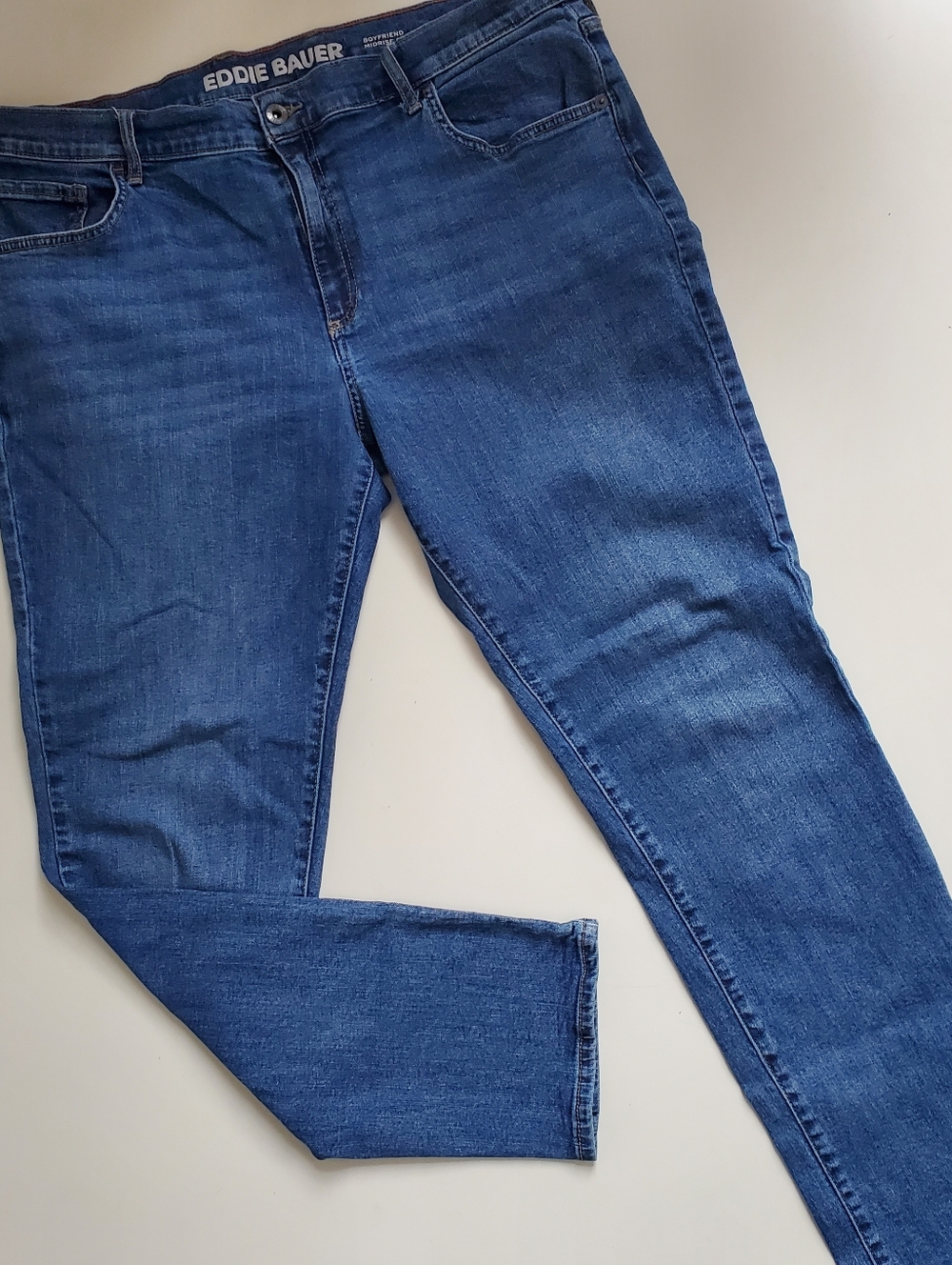 Eddie Bauer Women’s Blue Boyfriend Midrise Slim Stretch Jeans